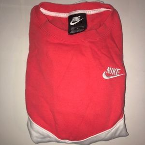 Nike cropped crewneck🧡❤️🤍